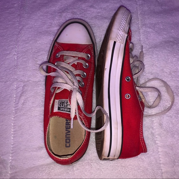 Red low top converse - Picture 4 of 4
